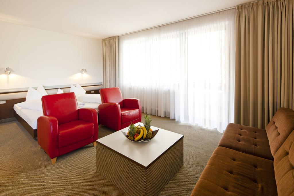 Parkhotel Marlena - Adults Only Marlengo Bagian luar foto